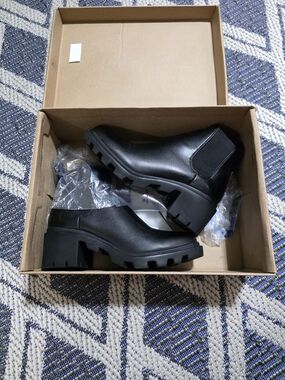 Steve Madden Black Chunky Lug Chelsea Booties